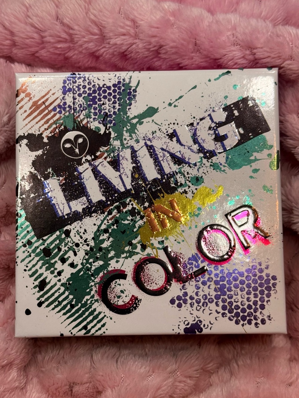 Hank & Henry - Living In Color Eyeshadow Palette Compact